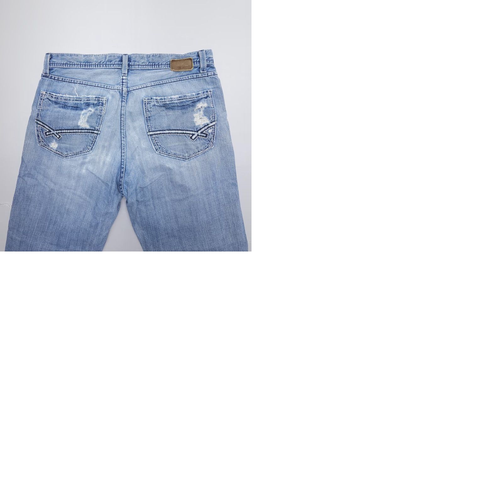 Vintage BKE Buckle Tyler Straight Jeans Mens 33 Blue Distressed Denim 5-Pocket Regular Inseam 29" Cotton Denim Size US 33 - 9 Thumbnail