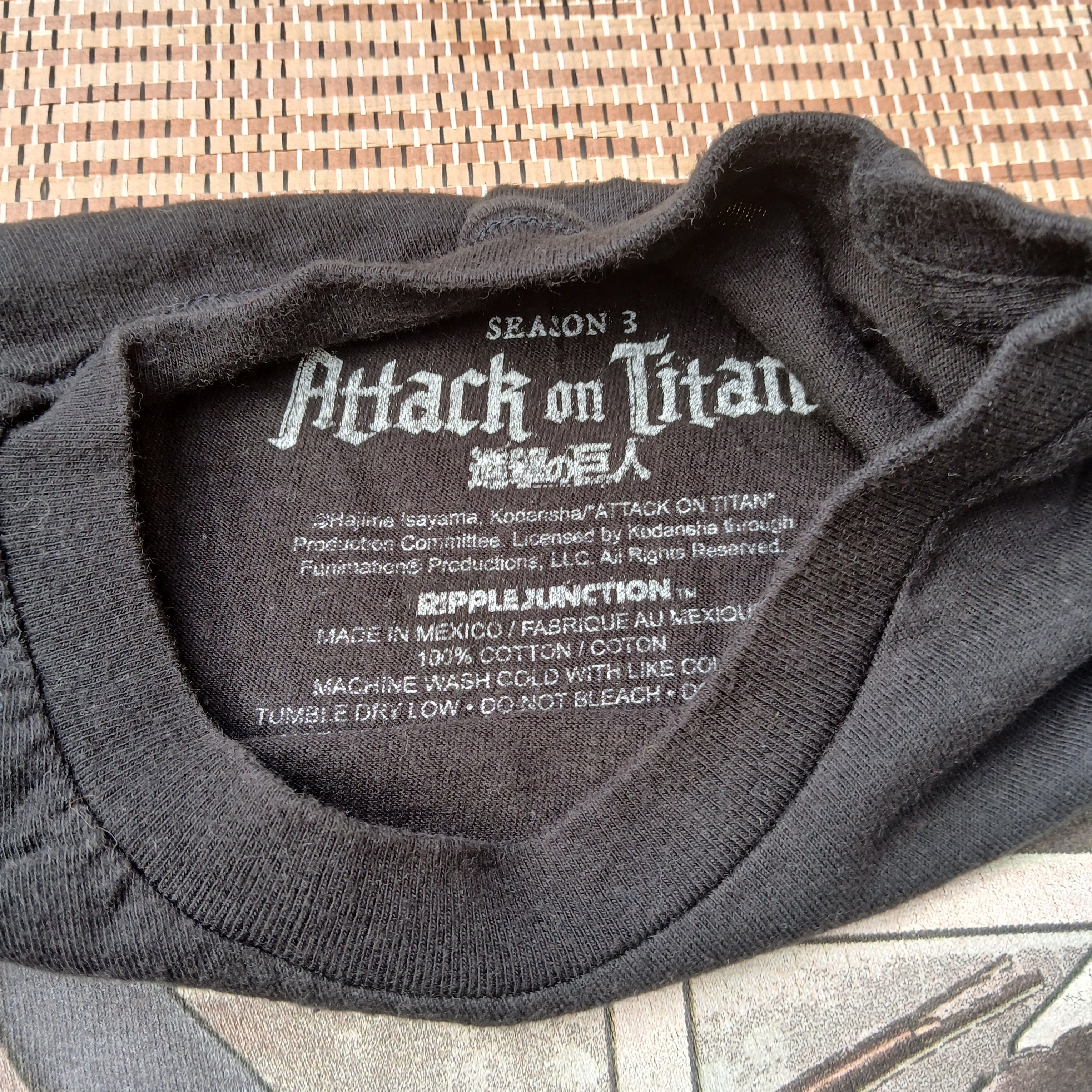 Anime × Japanese Brand × Vintage Attack on tittan official season 3 Size US M / EU 48-50 / 2 - 3 Thumbnail