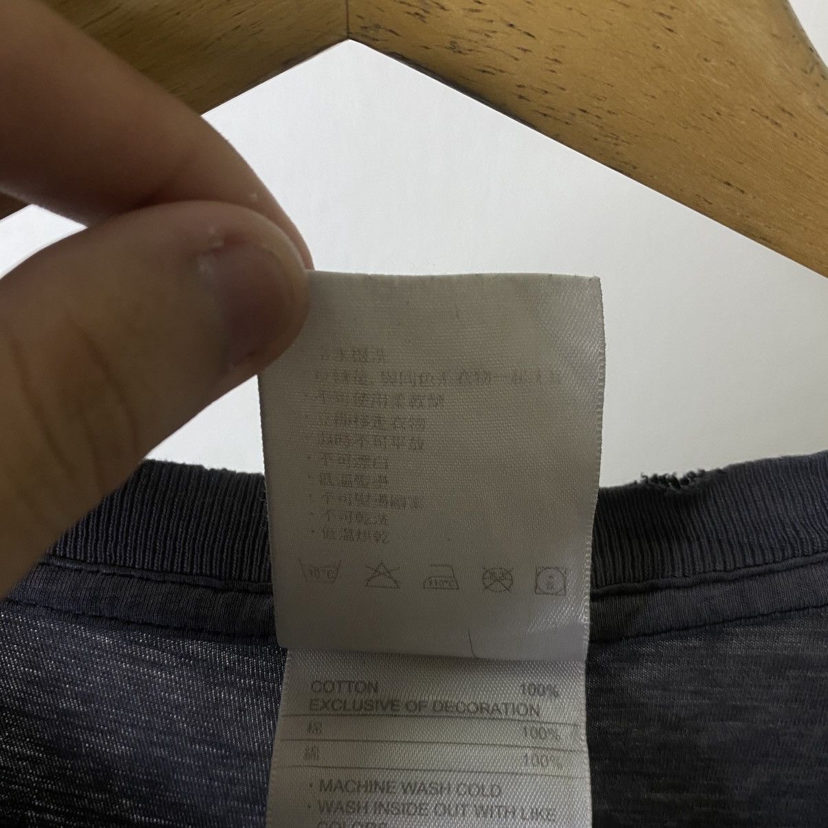 Nike Vintage 2000s Nike Just Do It Sunfaded T Shirt Size US L / EU 52-54 / 3 - 4 Thumbnail