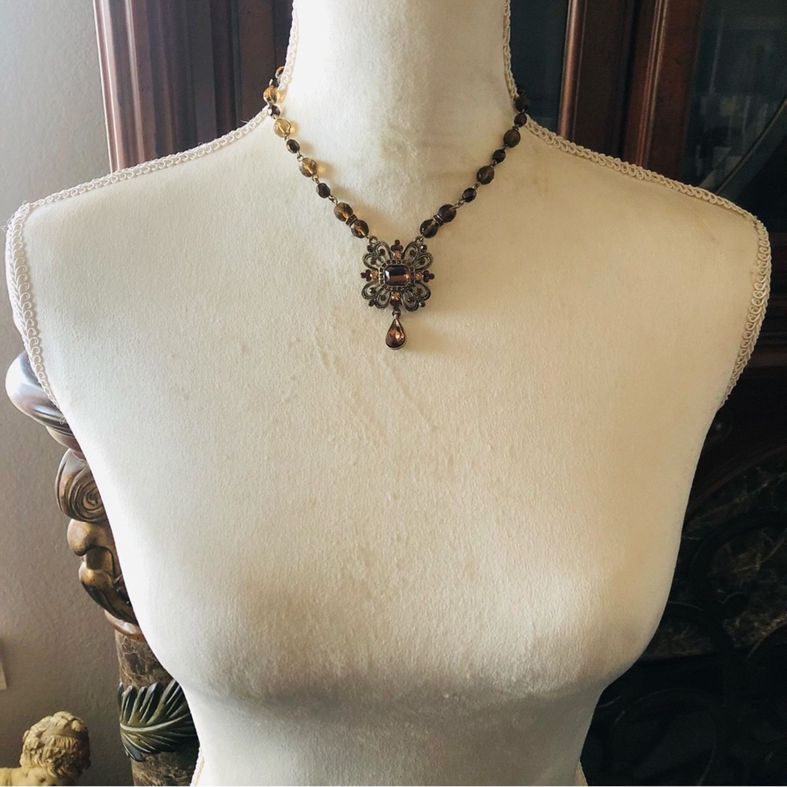 Vintage Vintage Avon brown topaz elegant chandelier style necklace Size ONE SIZE - 6 Thumbnail
