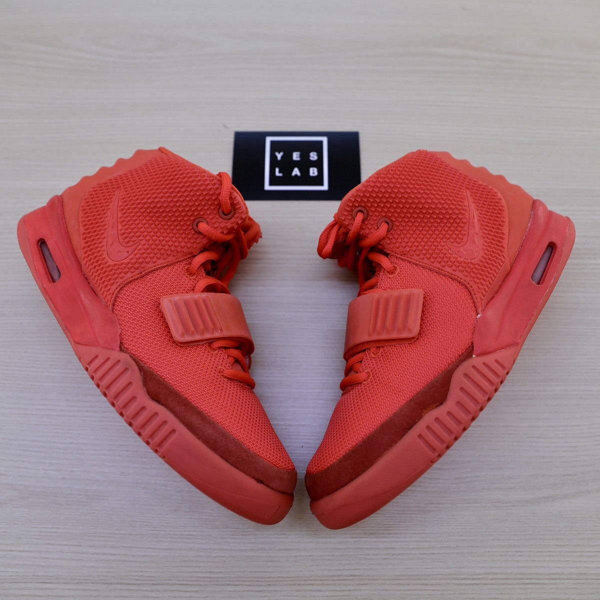 Nike NIKE YEEZY 2 RED OCTOBER Size US 8.5 / EU 41-42 - 2 Thumbnail