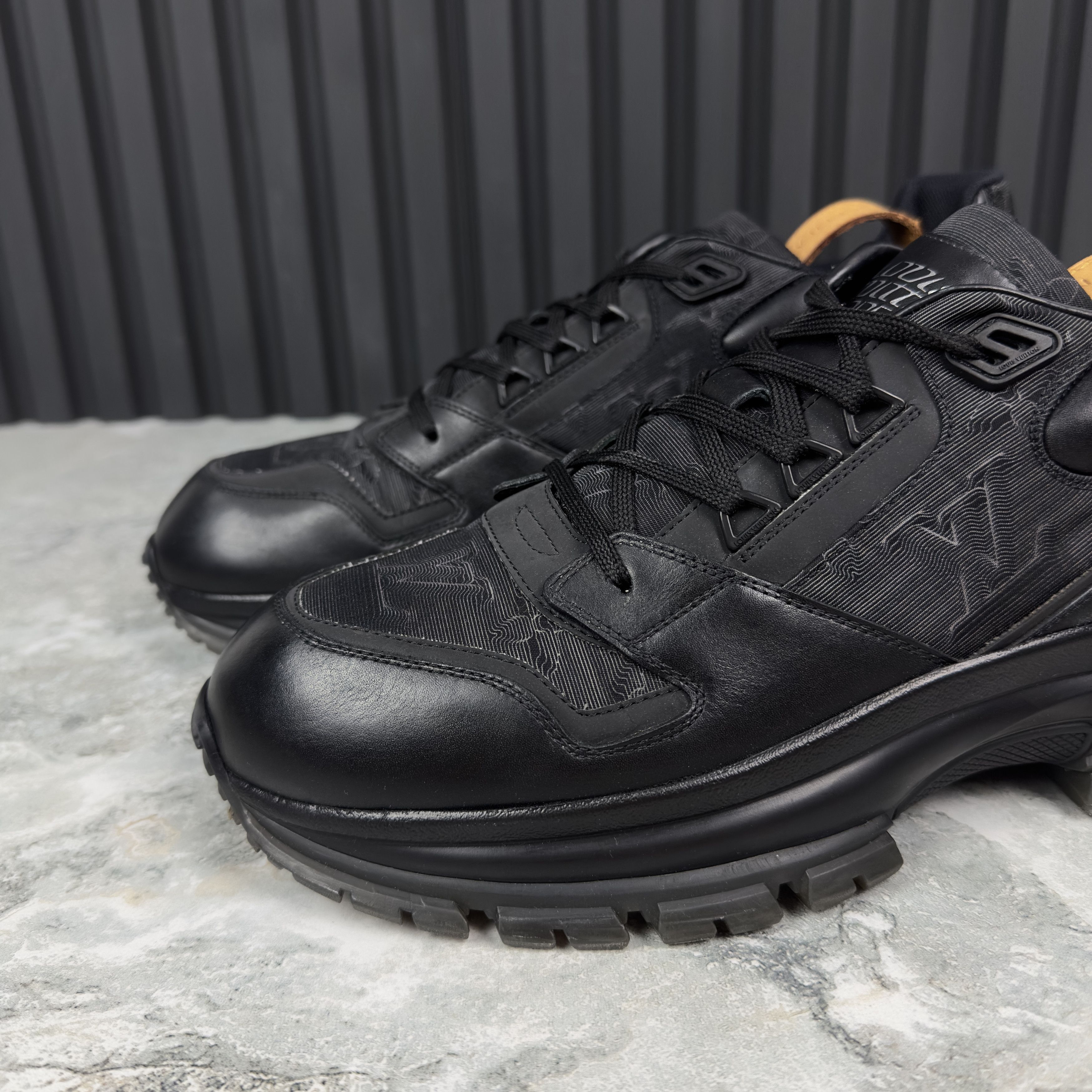 2054 LV Trail line Virgil Abloh Run Away