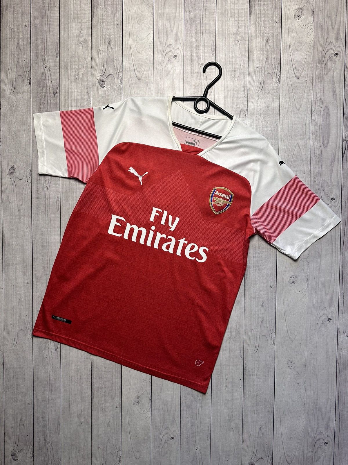 Vintage Arsenal soccer jersey puma 10 Ozil size L rare Size US L / EU 52-54 / 3 - 2 Thumbnail