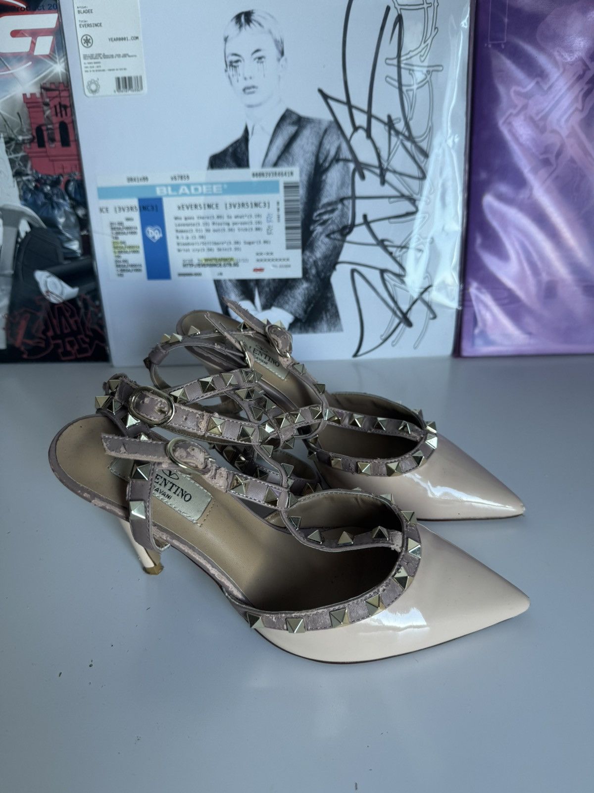 Valentino Valentino Garavani Rockstud Patent Leather Heels – Nude Size US 7 / IT 37 - 1 Thumbnail