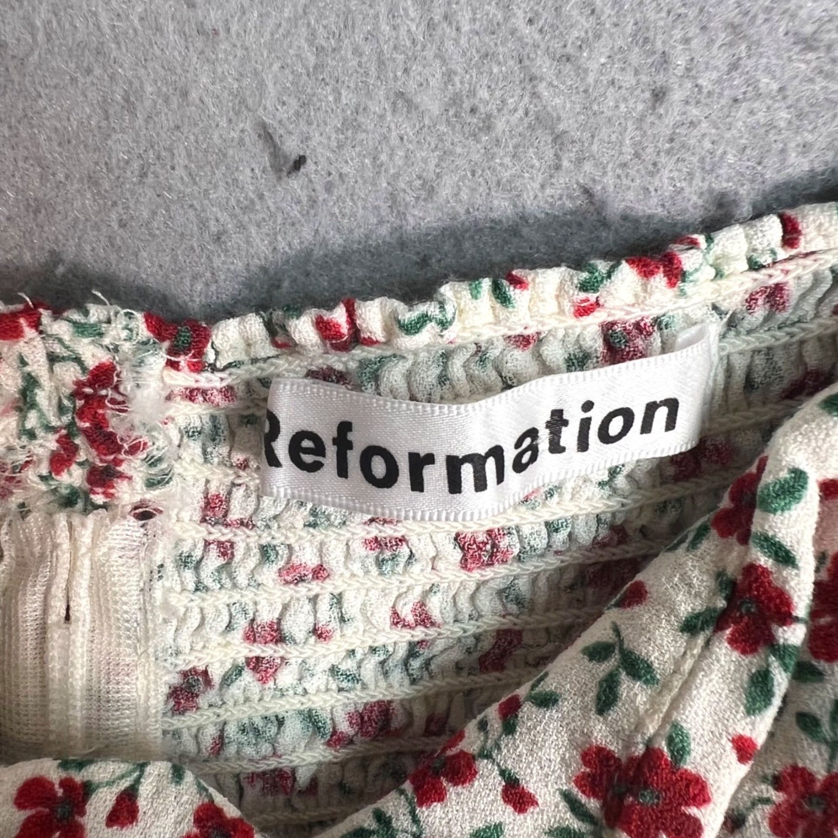 Reformation Reformation Womens Top Cami Floral Print White & Red Sleeveless Smocked 10 Size L / US 10 / IT 46 - 3 Thumbnail