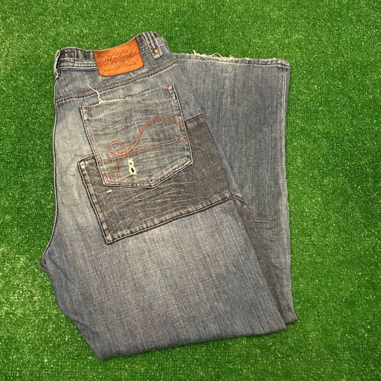 Akademiks VINTAGE Akademiks Jeans Baggy Grunge Skater Y2K VTG Mens Size 38 Distressed Jeans 38X32 Distressed Black Denim Wide-Leg Relaxed Men Size US 38 / EU 54 - 2 Thumbnail