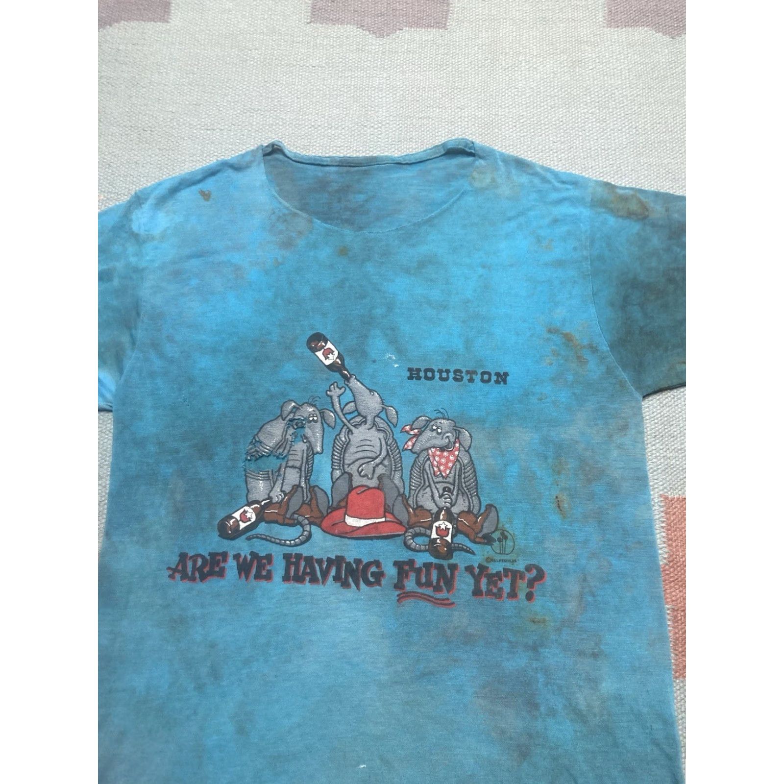 Thrasher VINTAGE 80s T shirt Houston Texas Armadillos Distressed Thrashed Worn Thin Large Mens Blue 80s Shirt Size US L / EU 52-54 / 3 - 4 Thumbnail