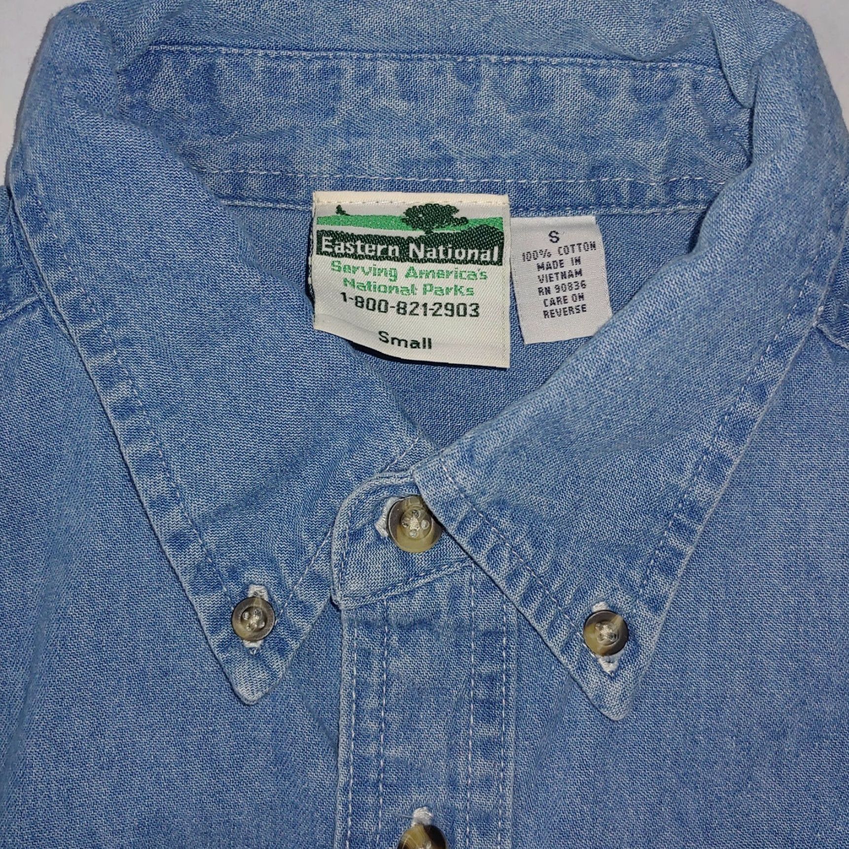 Vintage VINTAGE Wright Brothers National Memorial Shirt Button-Down Chambray Blue, Small, Men's, 21" Chest, Embroidered, 1960s-70s Aviation Decor Size US S / EU 44-46 / 1 - 7 Thumbnail