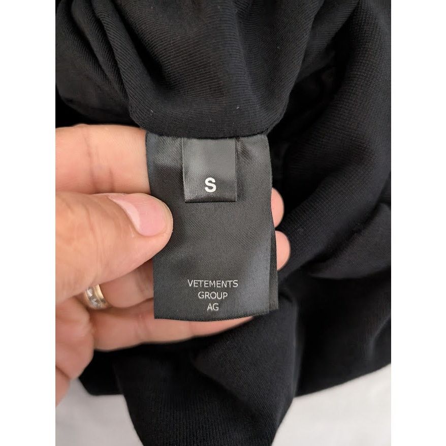 Vetements o1rshd1 Hoodie with Vetements Logo in Black Size US S / EU 44-46 / 1 - 16 Thumbnail