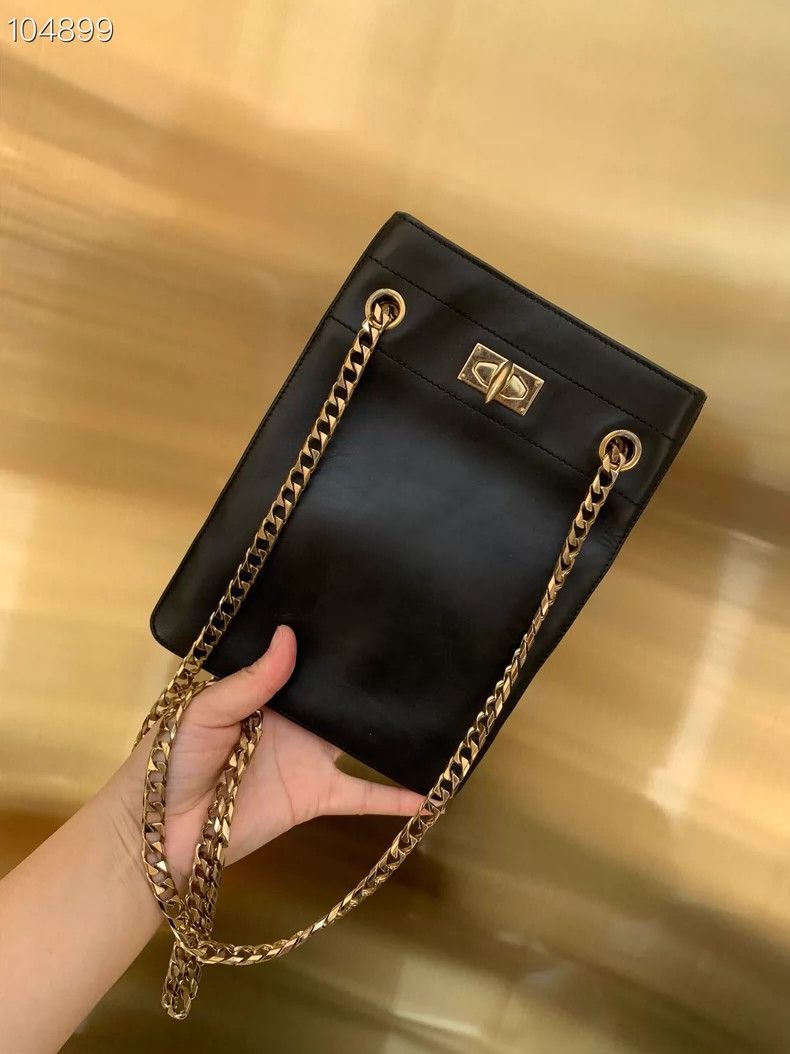 Givenchy Givenchy Chain Bag 067363D08 Black and Gold Overall Size ONE SIZE - 1 Thumbnail