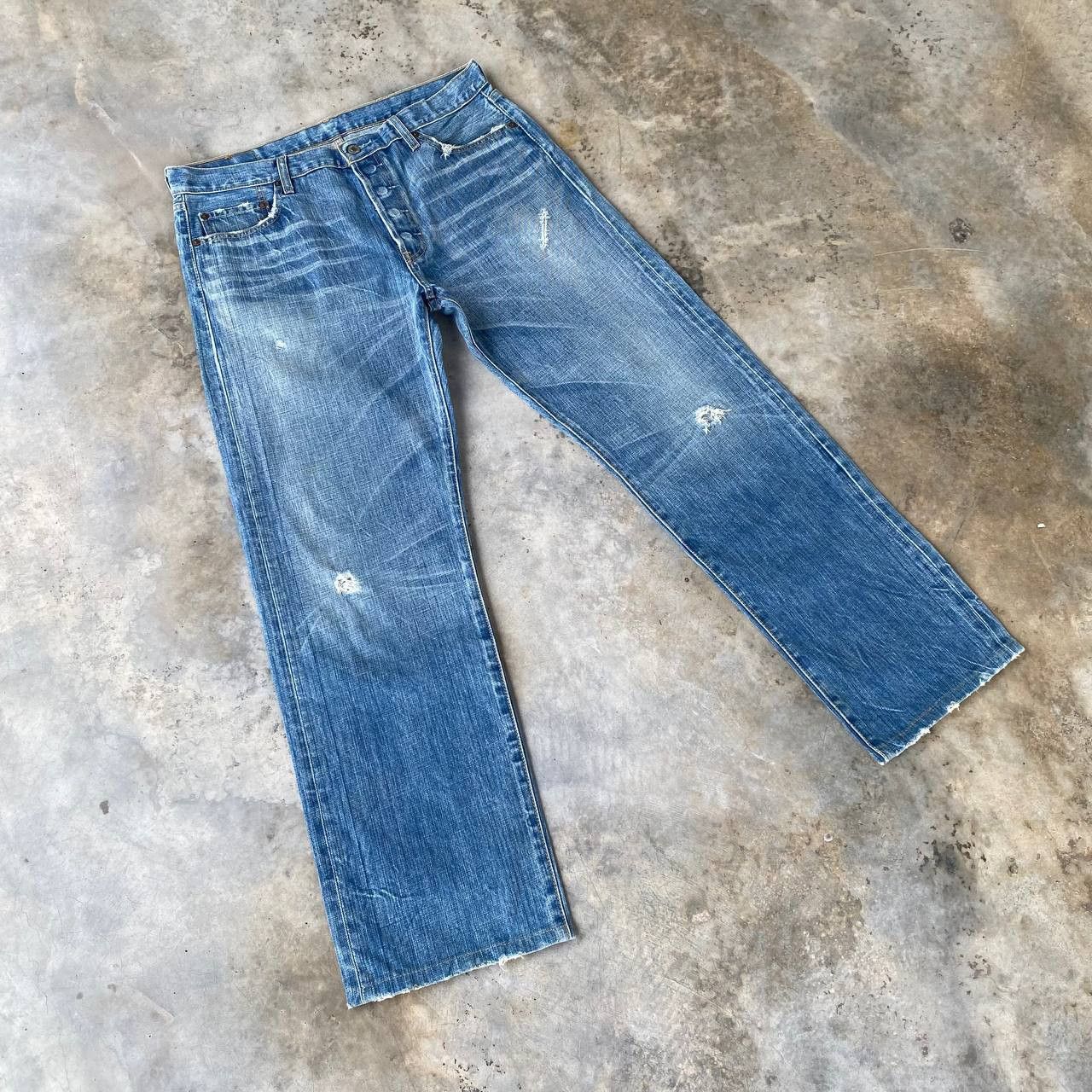 Levi's Vintage Clothing W35X32 VINTAGE LEVIS 501 JAPAN CLAWMARK DISTRESSED DENIM Size US 35 - 4 Thumbnail