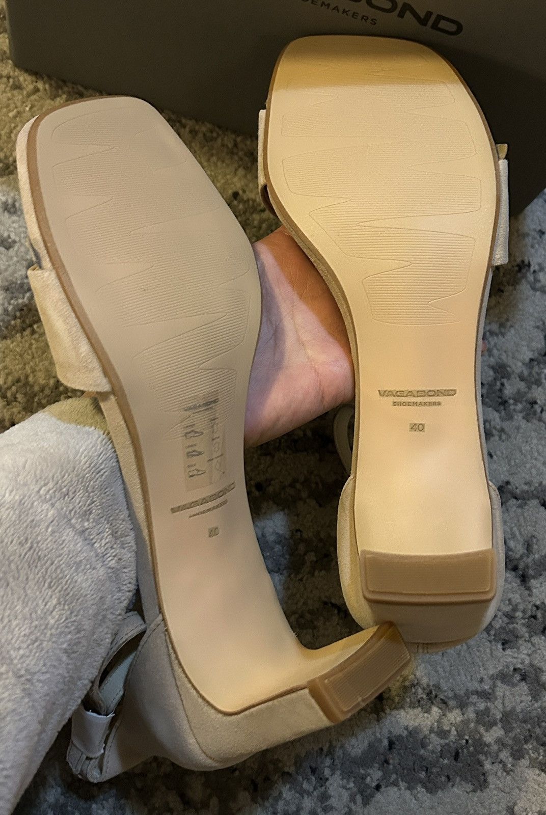 Vagabond Vagabond Shoemakers Luisa Heeled Sandal Suede size 40 Size US 10 / IT 40 - 9 Thumbnail