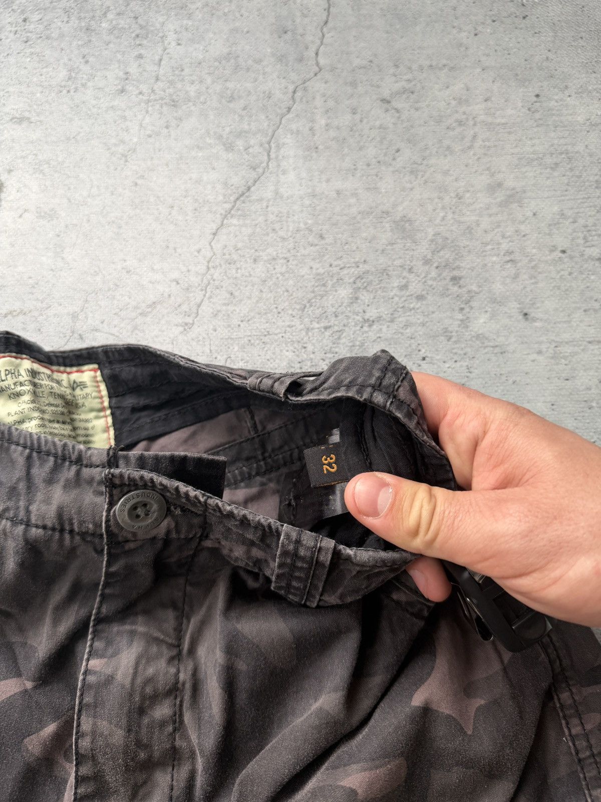 Alpha Industries 📌Vintage Alpha Industries shorts cargo men’s Y2K carhartt Size US 32 / EU 48 - 6 Thumbnail