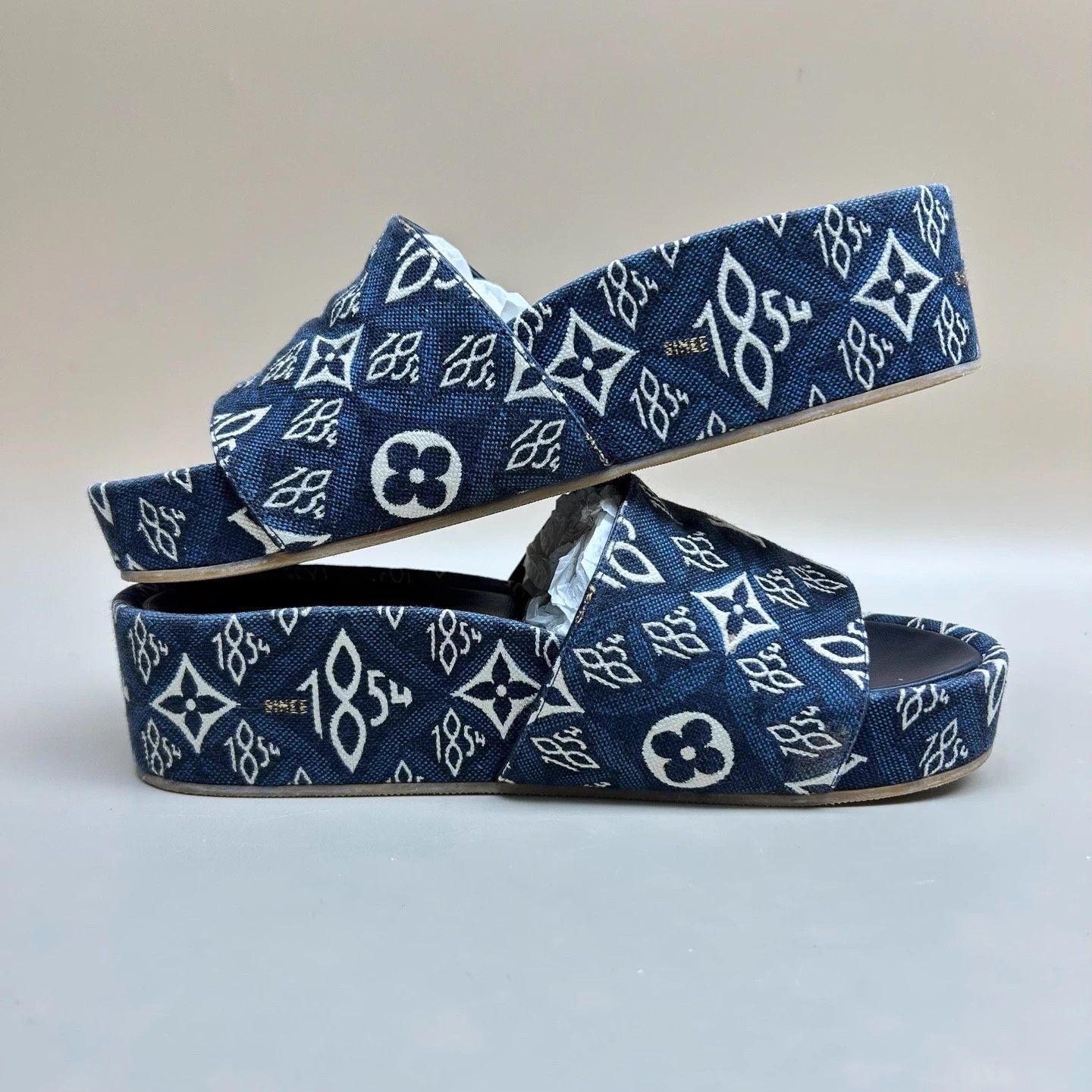 Louis Vuitton LV White & Blue Monogram Thick Sole Slides 36 95new Size US 5.5 / IT 35.5 - 4 Thumbnail