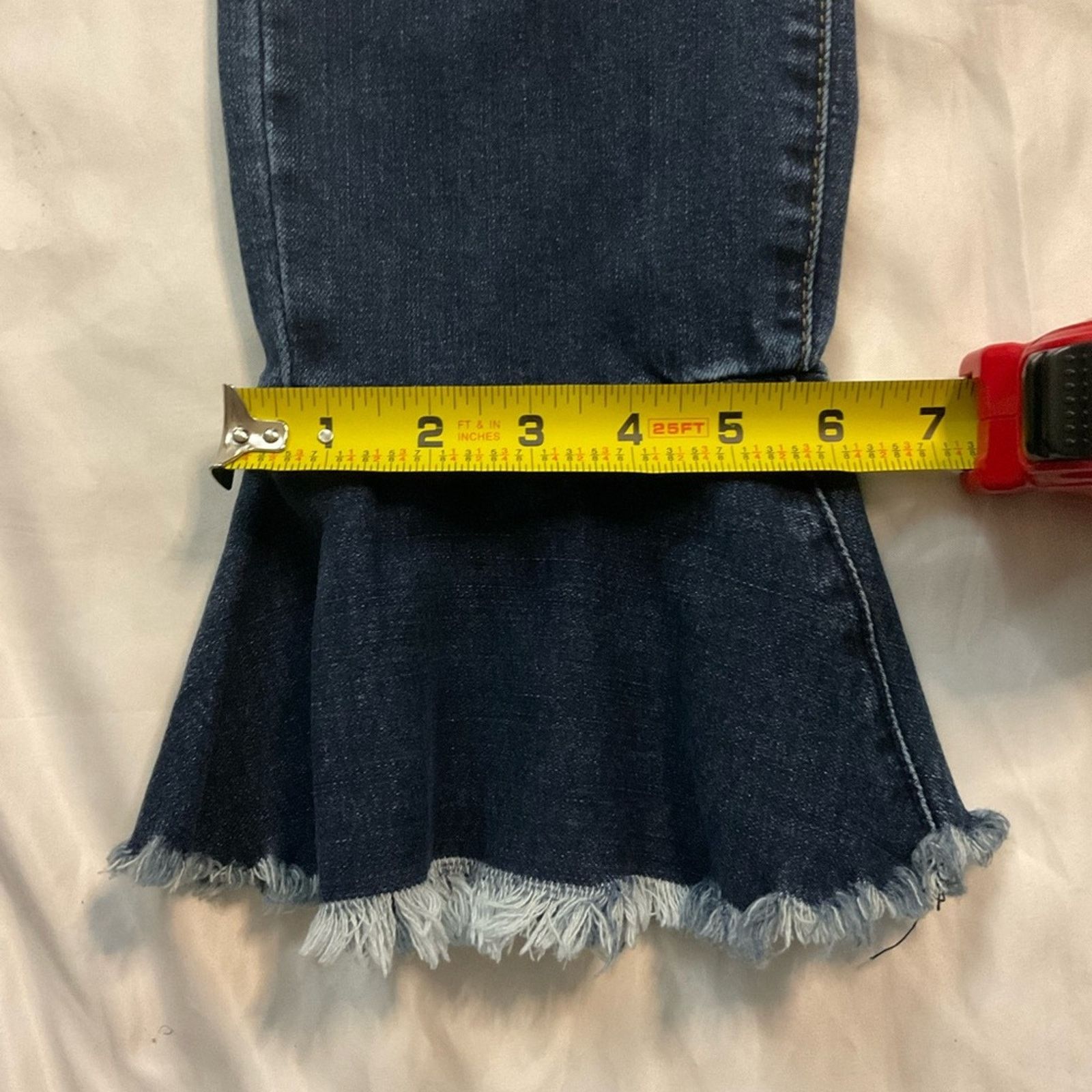 BLANKNYC Blank NYC Fancy That Raw Hem Ruffle Crop Ankle Jean 27 Size 27" / US 4 / IT 40 - 10 Thumbnail