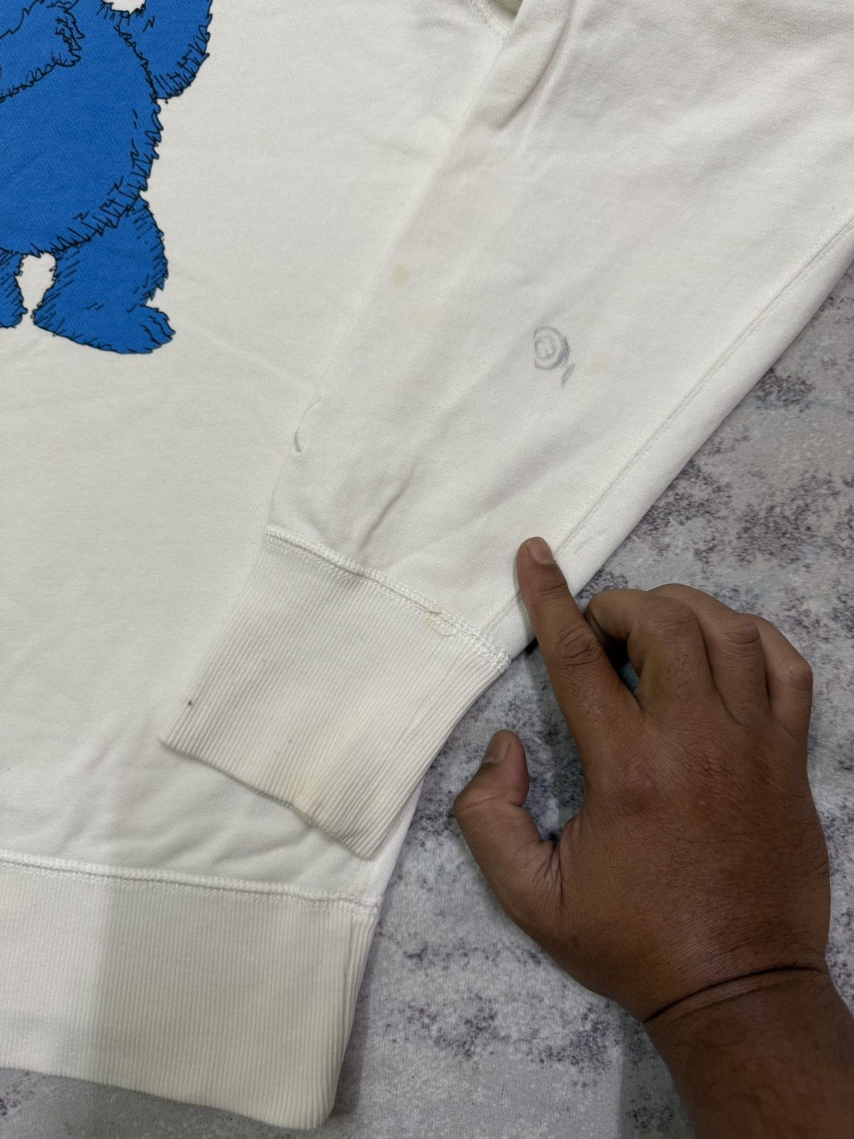Kaws × Uniqlo Uniqlo Kaws Sweatshirt Size US S / EU 44-46 / 1 - 4 Thumbnail