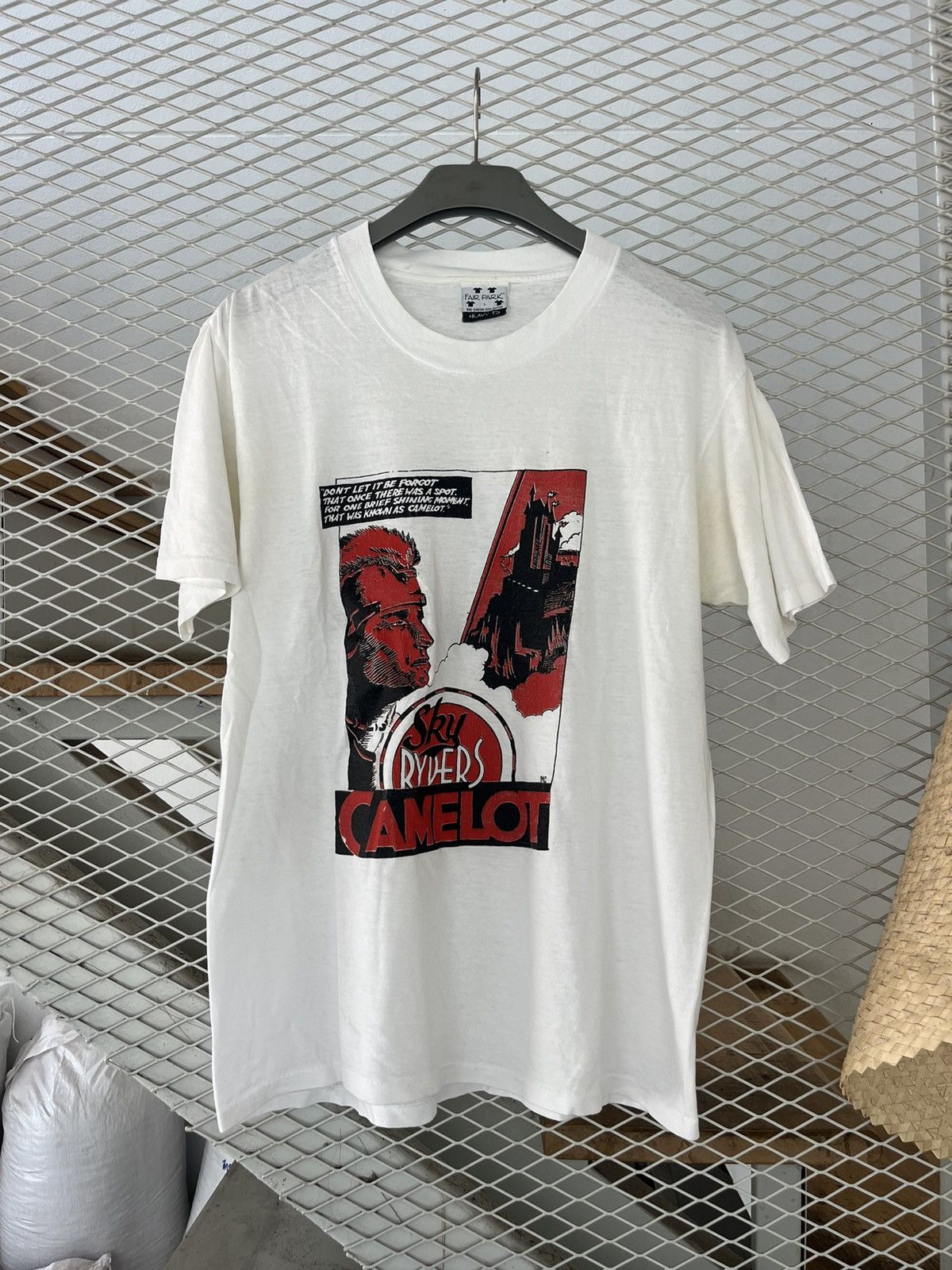 Vintage Vintage SKY RYDERS CAMELOT ( Movie )80’s T-shirt Size US L / EU 52-54 / 3 - 2 Thumbnail