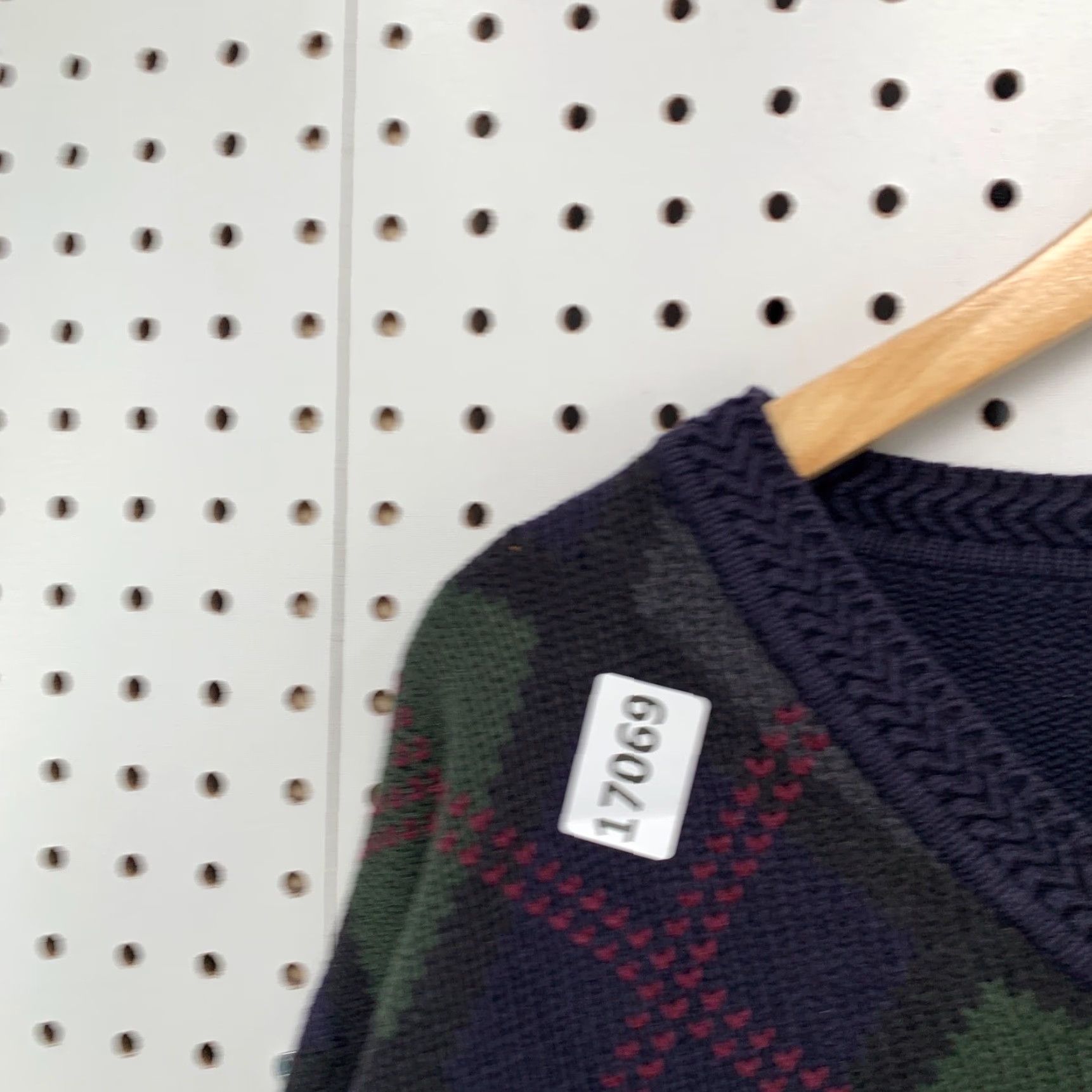 Vintage VINTAGE Woods & Gray Plaid Knit Sweater Mens XL Blue Argyle V-Neck Pullover - Knit Sweater Pattern: Argyle/Diamond Keeps Warm? Size US XL / EU 56 / 4 - 7 Thumbnail