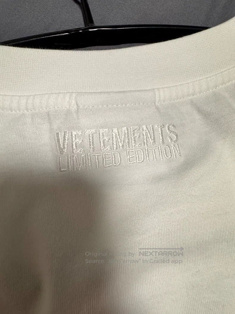 Vetements Vetements Sticker Tee Size US L / EU 52-54 / 3 - 6 Thumbnail