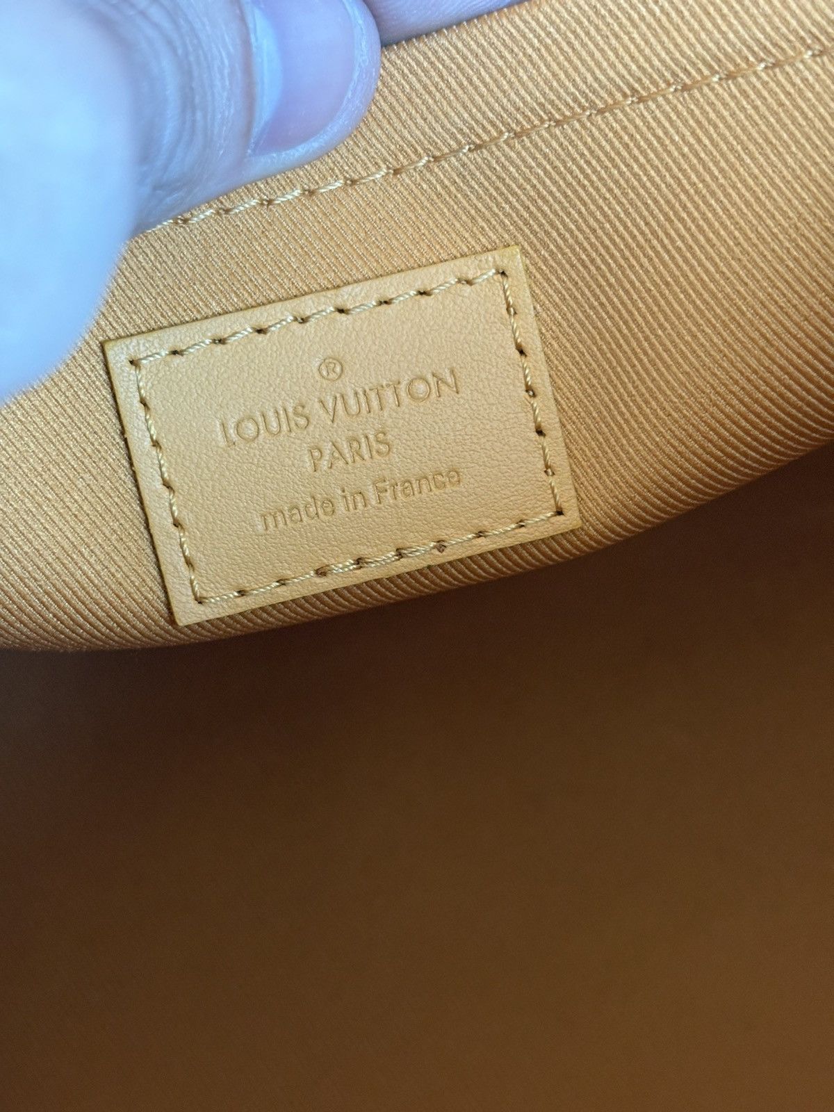 Louis Vuitton Louis Vuitton 25 Yellow City Keepall Aerogram Side Bag Size ONE SIZE - 11 Thumbnail