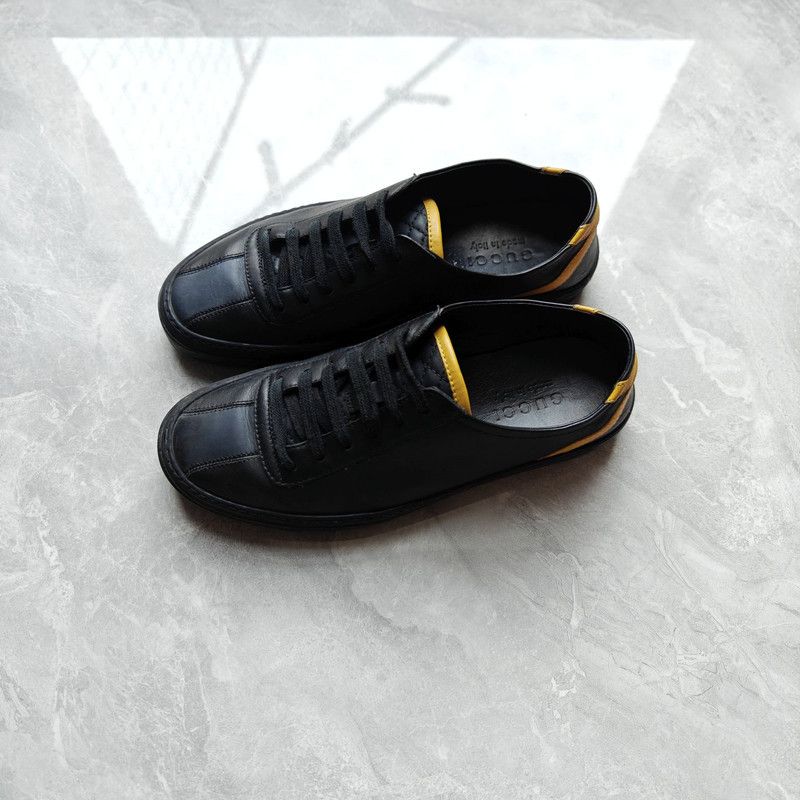 Gucci Gucci Distressed Leather Low-Top Sneakers for Men 0079 Size US 8.5 / EU 41-42 - 1 Thumbnail