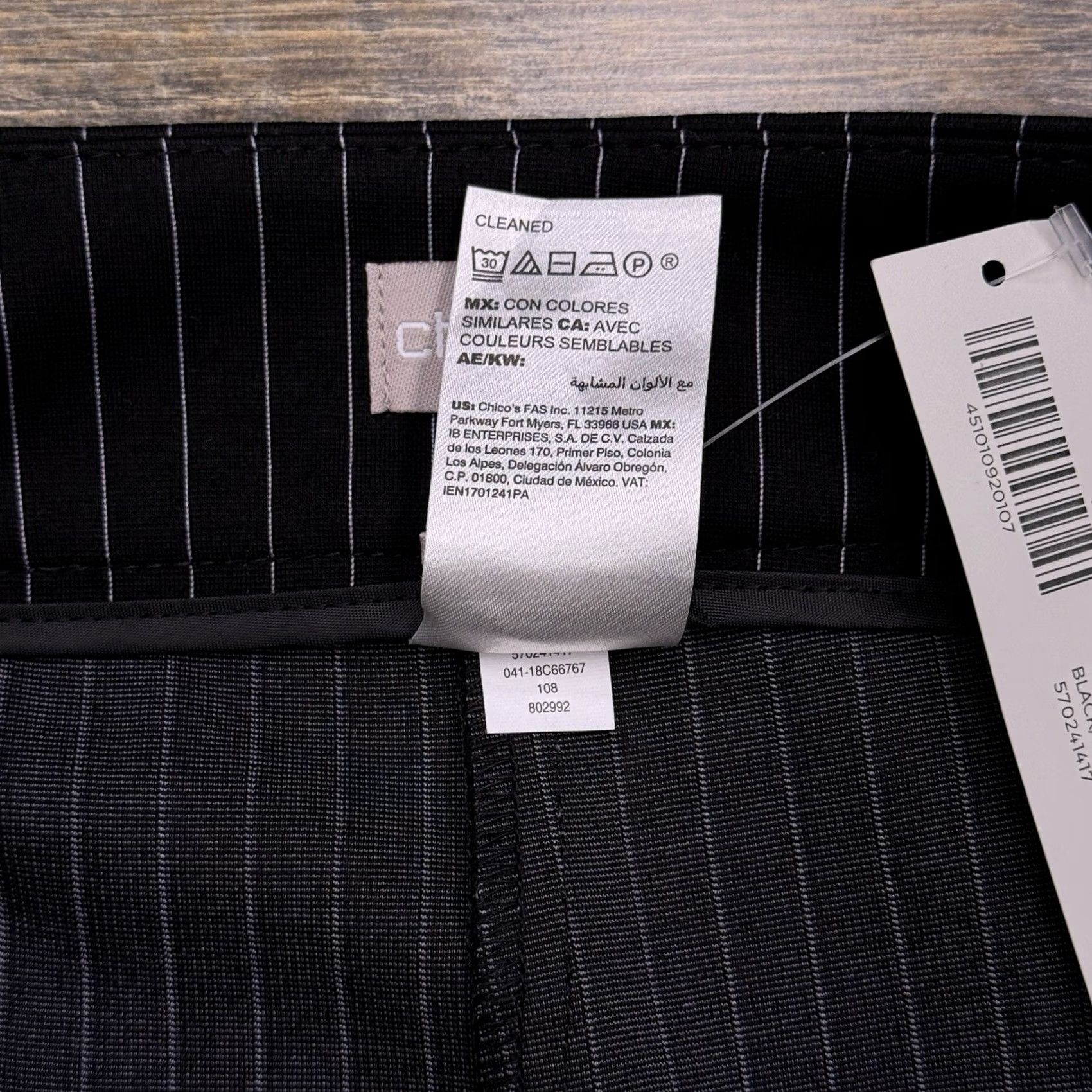 Vintage Chico's Slim Leg Pants Womens 2 Black Striped Stretch New Shirt Pants? Size 26" / US 2 / IT 38 - 7 Thumbnail