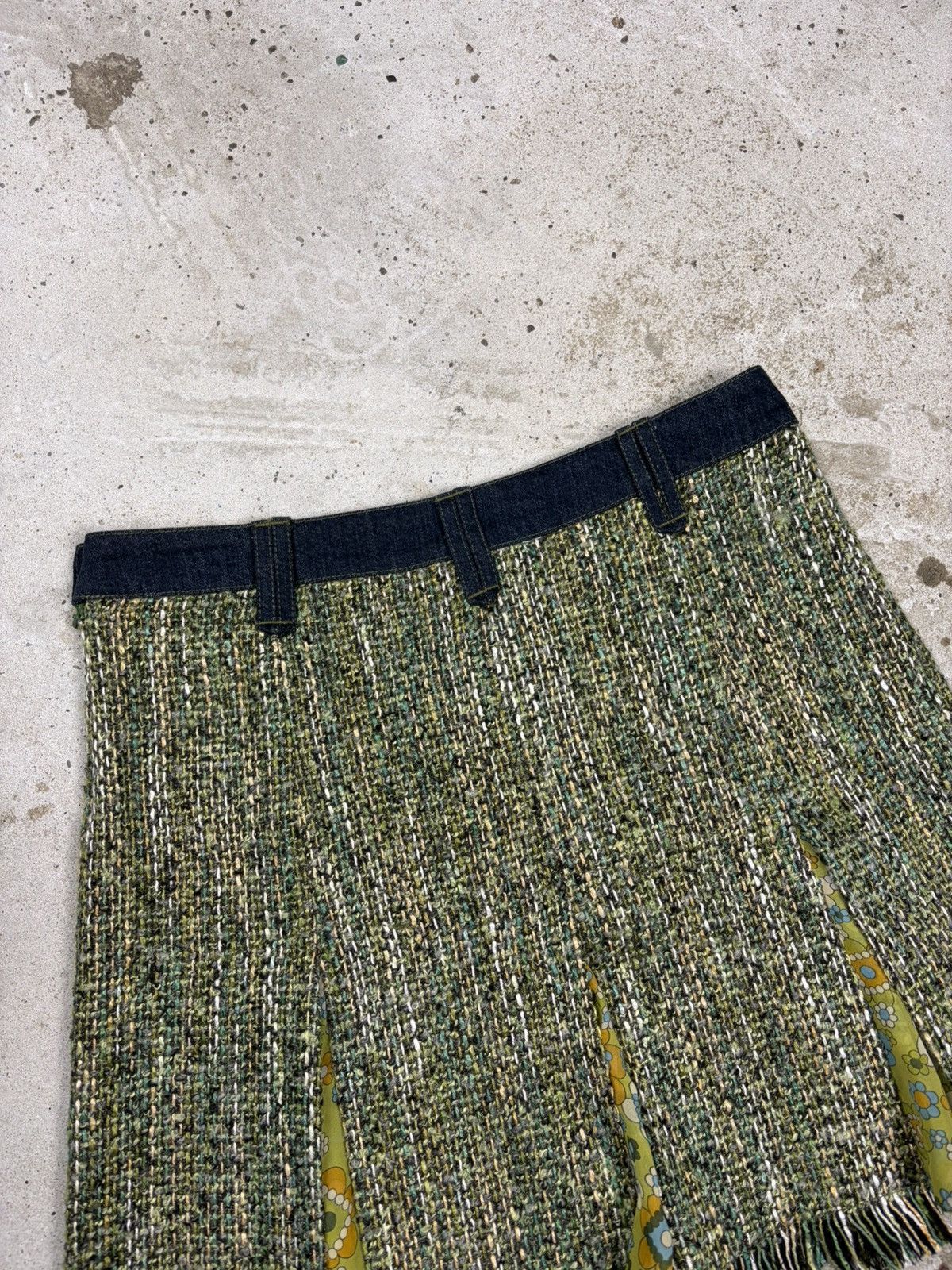Dolce & Gabbana 2000s Dolce & Gabbana Knitted Mini Skirt Fringe Tweed Size 28" / US 6 / IT 42 - 13 Thumbnail
