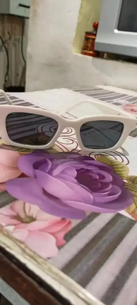 Electric Visual White Frame Retro Rectangle Sunglasess Size ONE SIZE - 2 Thumbnail