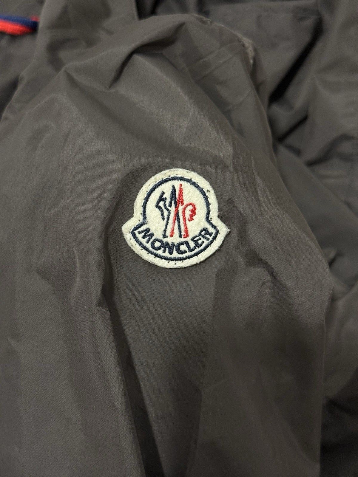 Moncler Vintage Moncler Womens Light Nylon Jacket Rain size 1 Size S / US 4 / IT 40 - 14 Thumbnail