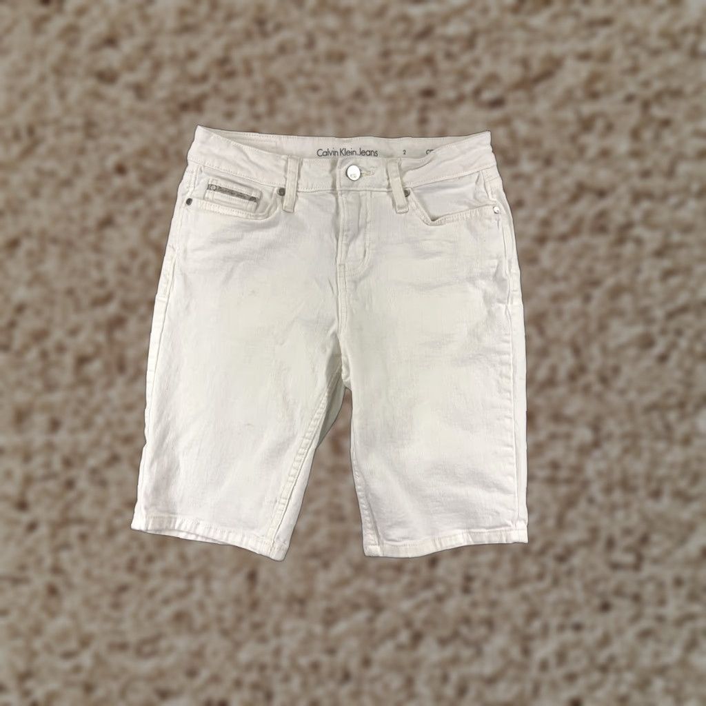 Calvin Klein Calvin Klein Shorts Womens 2 White Distressed Cotton Blend Stretch Pockets 26x9 Vintage No Size 26" / US 2 / IT 38 - 1 Thumbnail