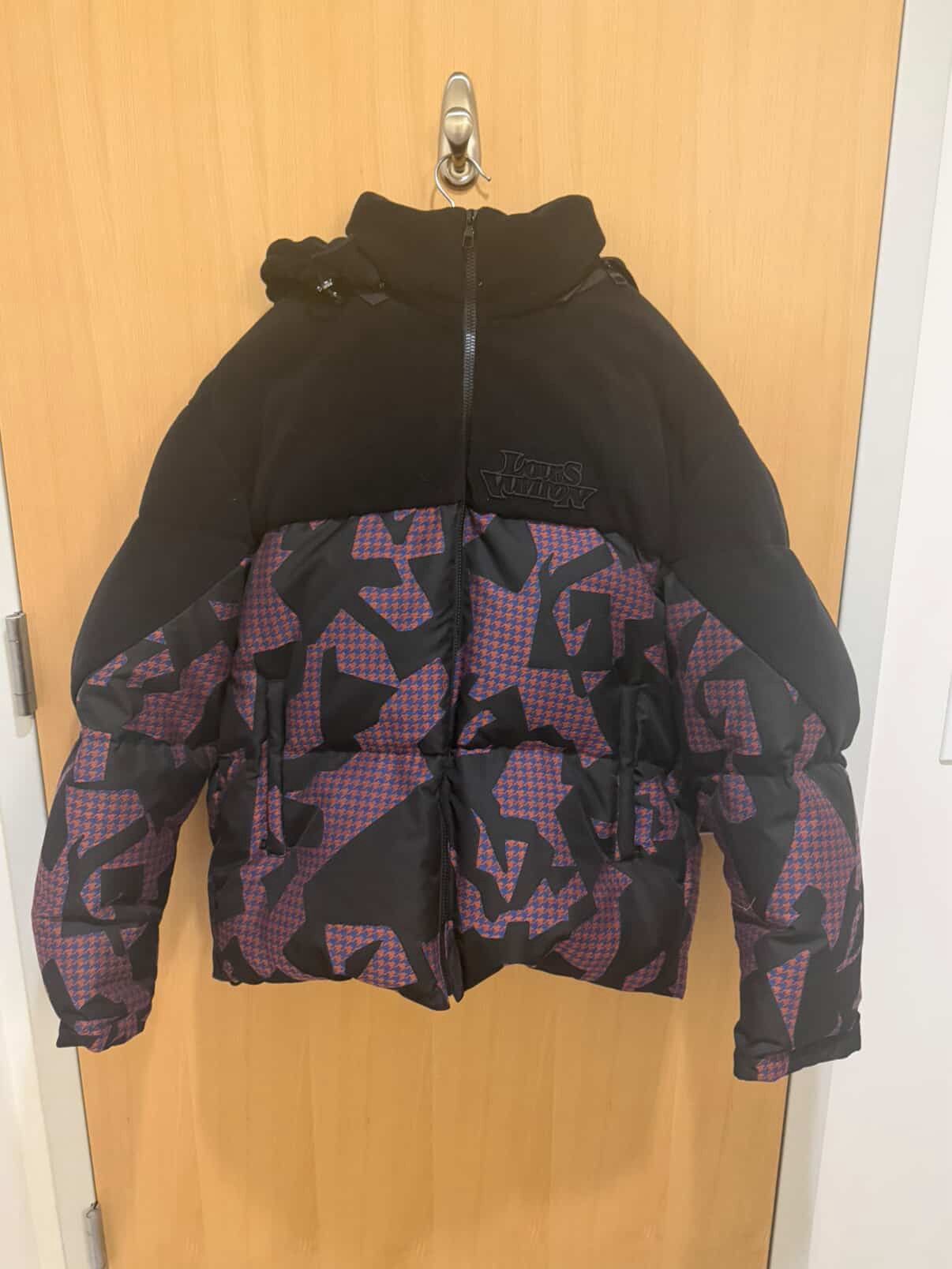 Louis Vuitton Louis Vuitton Japan Exclusive Puffer Size US M / EU 48-50 / 2 - 1 Thumbnail