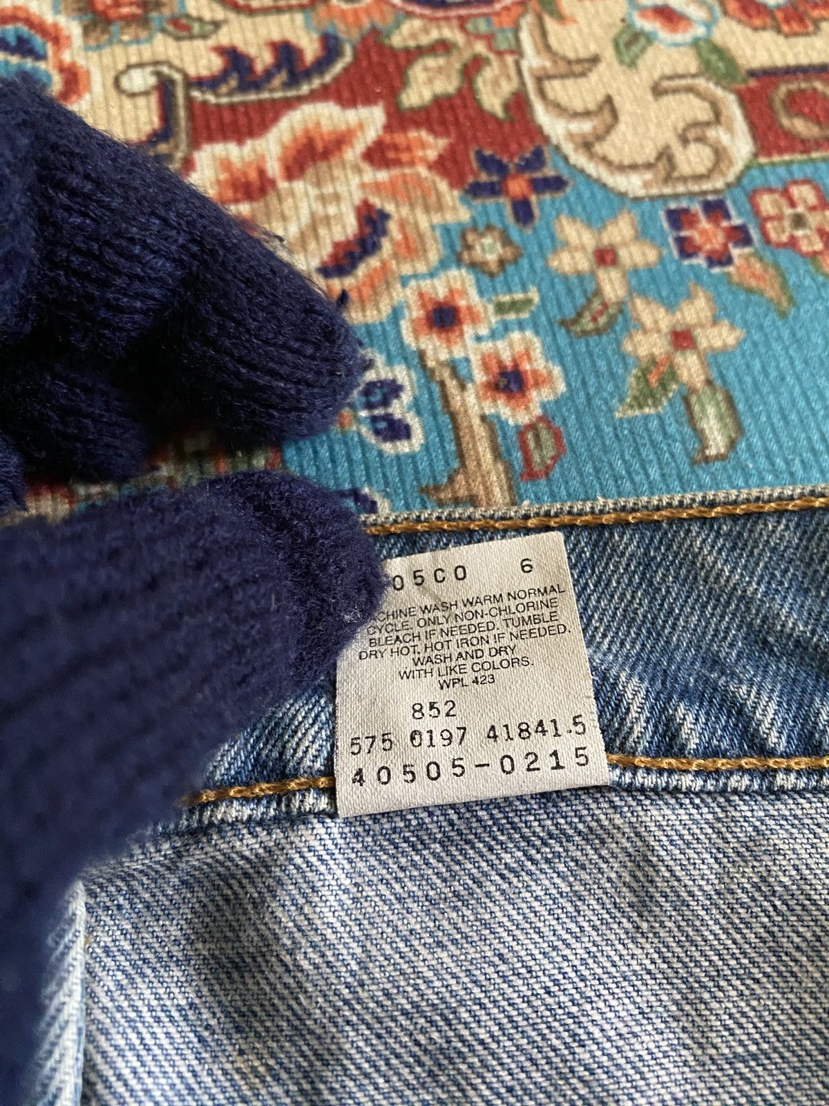Levi's × Vintage Vintage 90s Levi’s 505 Distressed Splatter Design Denim Size US 31 - 14 Thumbnail