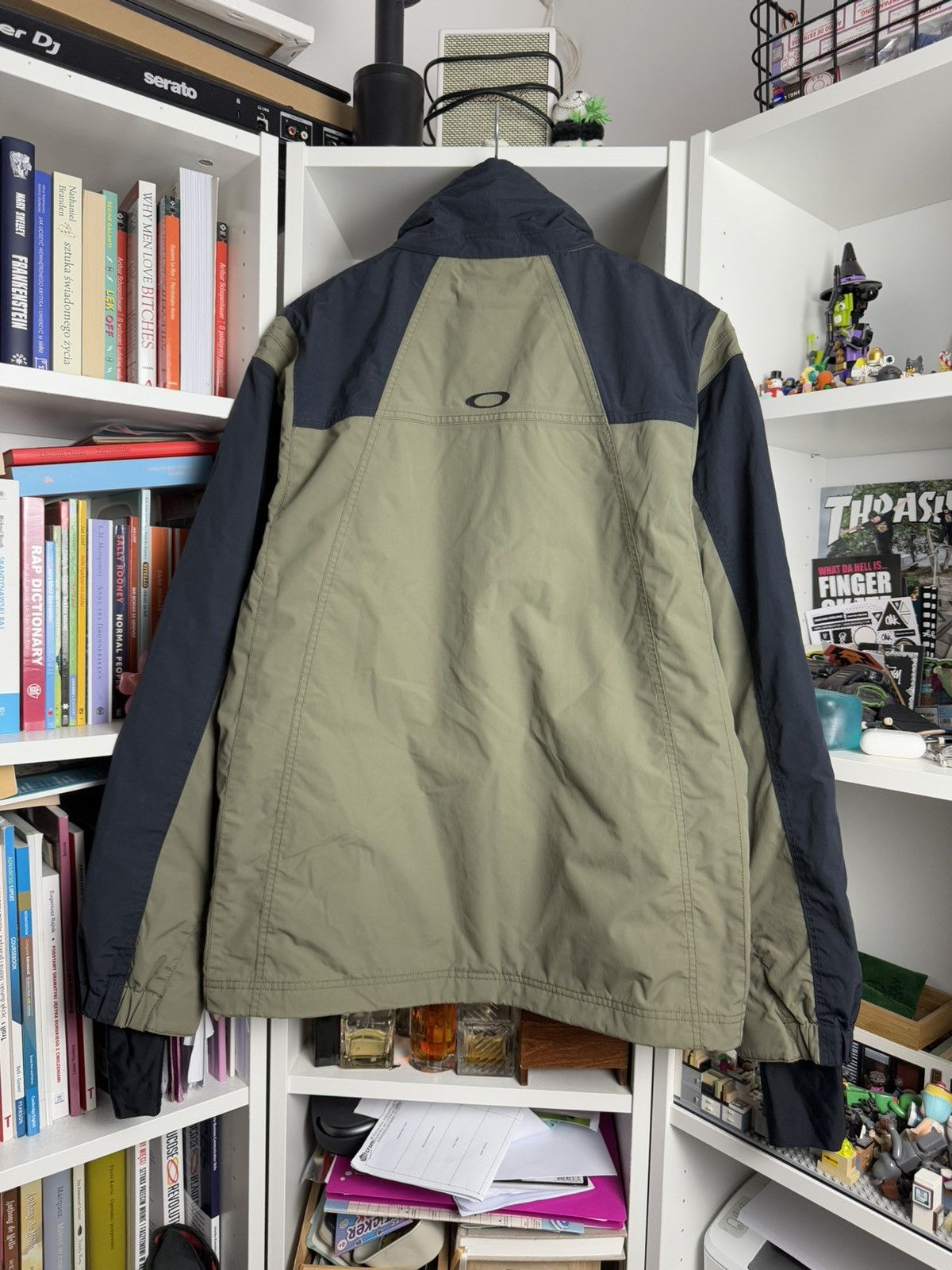 Oakley × Vintage Vintage y2k Oakley technical snowboard ski jacket M gorpcore Size US M / EU 48-50 / 2 - 2 Thumbnail