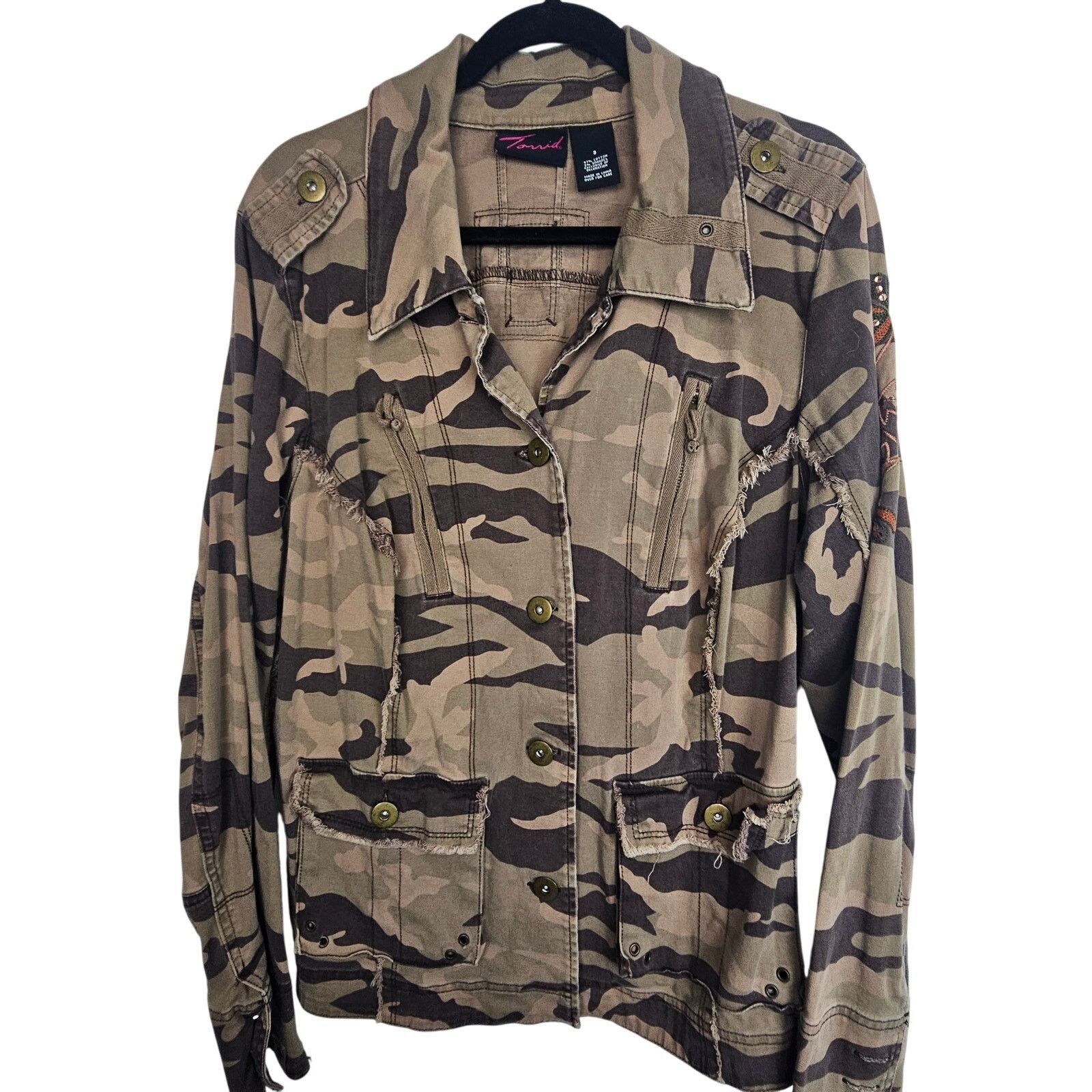 Corridor Torrid Womens Y2K Camo Sequin Embroidered Floral Jacket 3X Size 3XL / US 20-22 - 1 Thumbnail