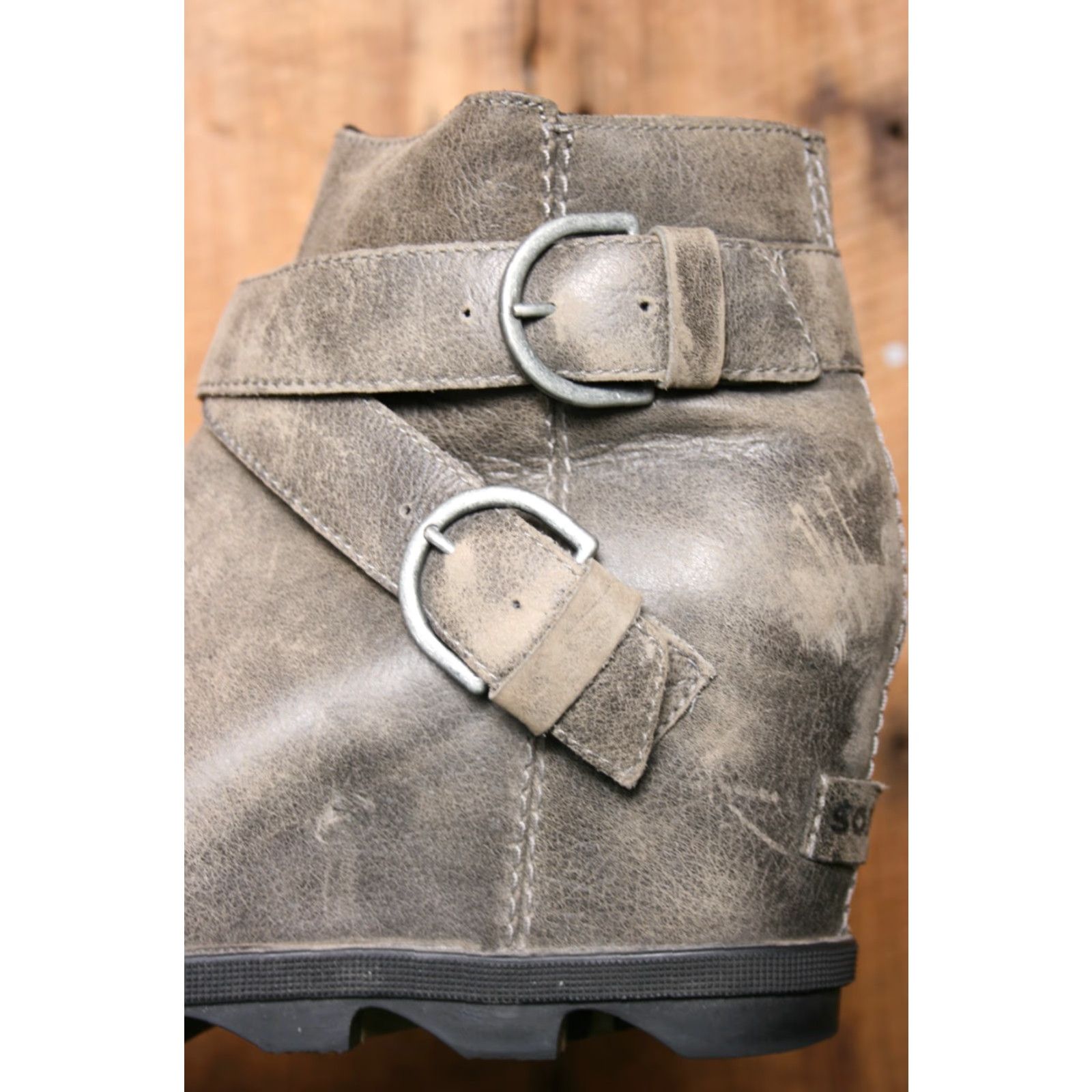 SOREL SOREL Joan of Arctic Wedge II Buckle Ankle Boots Gray Leather Sz. 10 Womens Boots, Combat, Wedge, Zip, 8 UK, 41 EU, 10 US Size US 8 / IT 38 - 7 Thumbnail