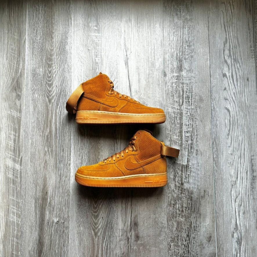 NIKE • WMNS Air Force Hi Suede Tawny