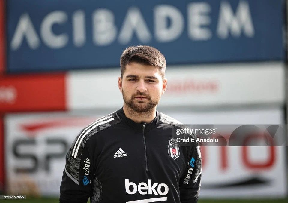 Adidas BESIKTAS 2021 2022 GOALKEEPER FOOTBALL SHIRT SOCCER JERSEY Size US S / EU 44-46 / 1 - 9 Thumbnail