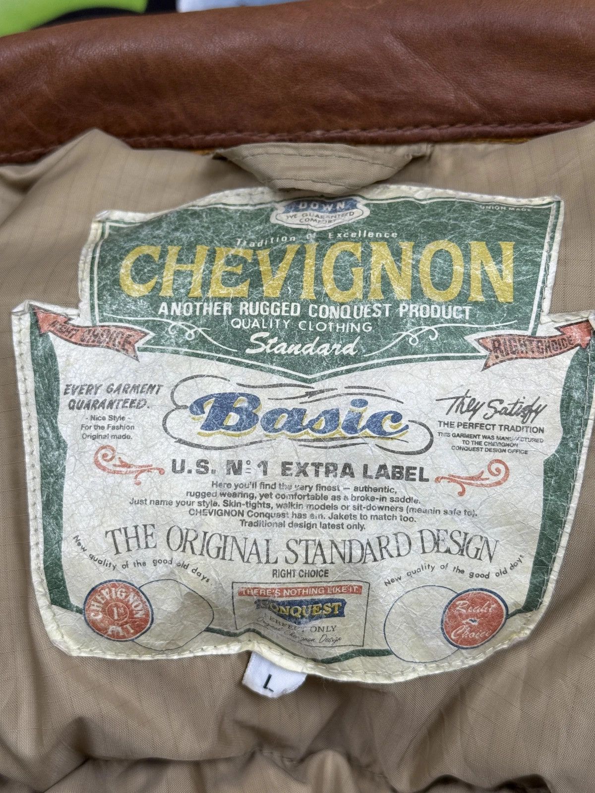 Chevignon Chevignon Vintage Outdoor Goose Down Jacket Rare jeans front Size US L / EU 52-54 / 3 - 7 Thumbnail