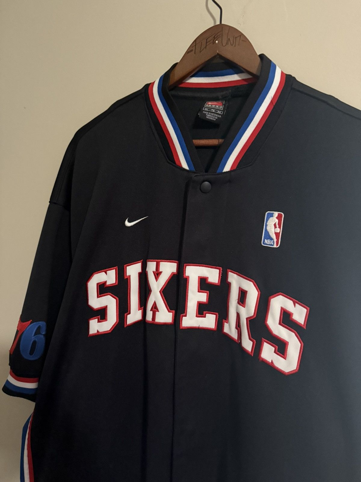 NBA Vintage Philadelphia 76ers Warmup Nike Button Up Jersey Size US XXL / EU 58 / 5 - 1 Thumbnail