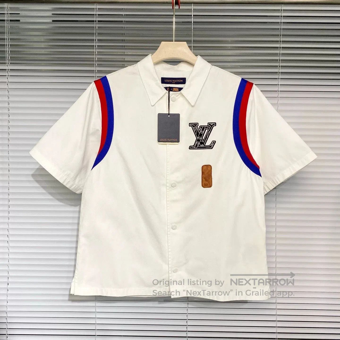 Louis Vuitton LV NBA Collaboration Embroidered Short-Sleeve Shirt. Size US L / EU 52-54 / 3 - 1 Thumbnail