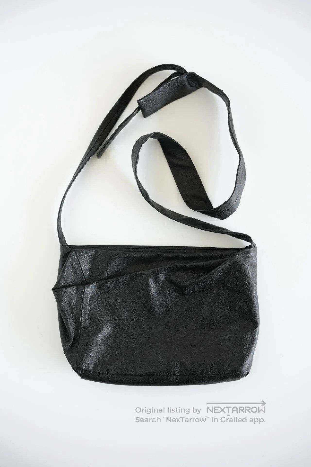 Yohji Yamamoto Yohji Yamamoto Black Puffed Box Bag. Size ONE SIZE - 1 Thumbnail