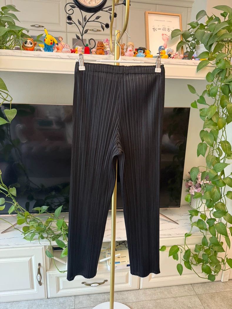 Issey Miyake issey miyake size:1 Black straight-leg trousers Size 42" / US 20 - 7 Thumbnail