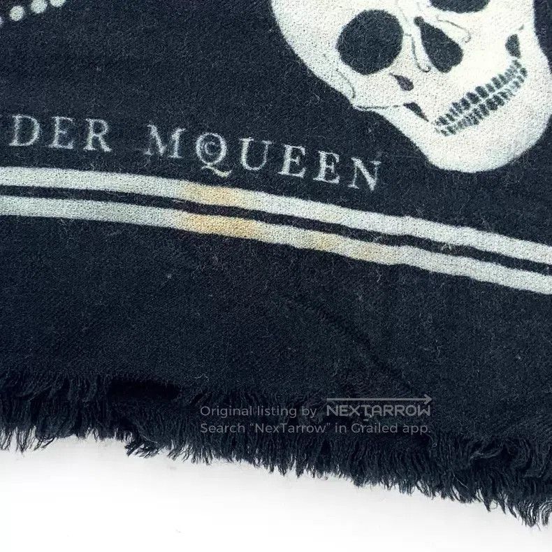 Alexander McQueen Alexander Mcqueen Black skull printed cashmere tassel scar Size ONE SIZE - 9 Thumbnail