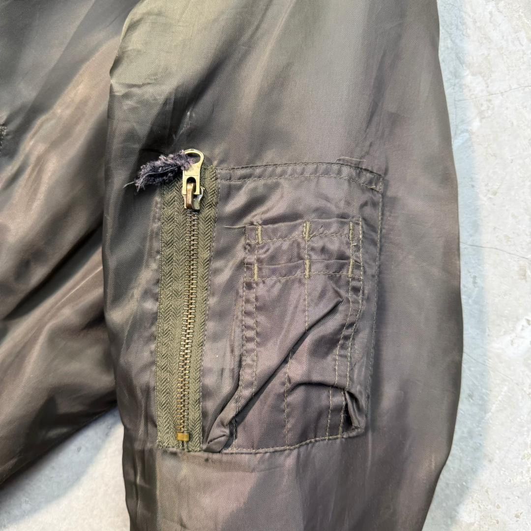 Vintage Vintage Military MA-1 Reversible Bomber Flyer Jacket BoxyFit Size US M / EU 48-50 / 2 - 10 Thumbnail
