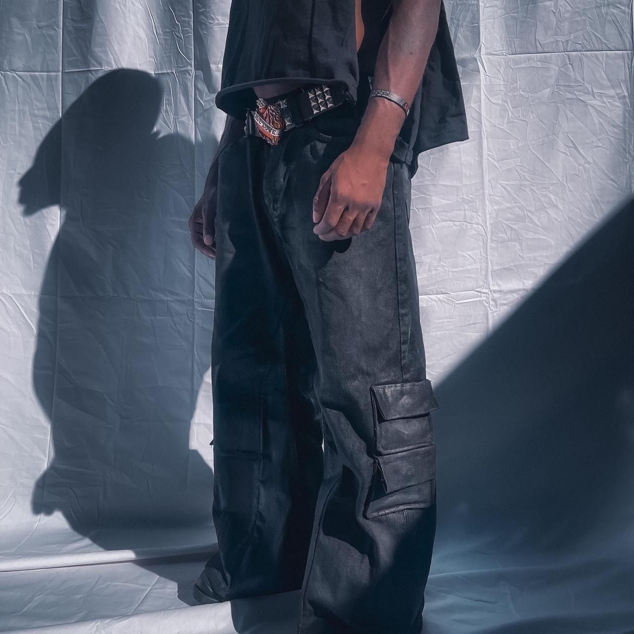 Levi's Black wide leg cargo pants Size US 34 / EU 50 - 3 Thumbnail
