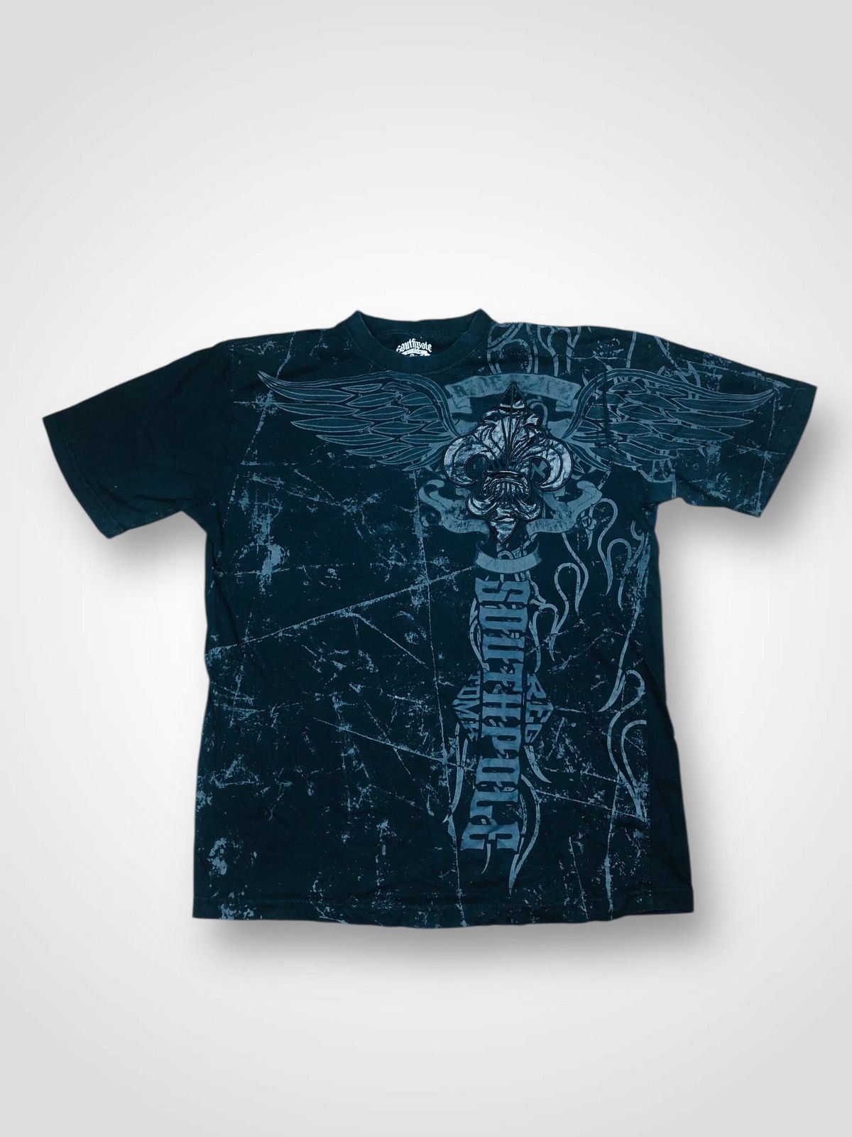 Southpole Southpole XL Black Fleur-de-lis Distressed Graphic Tee (39) Size US XL / EU 56 / 4 - 1 Thumbnail