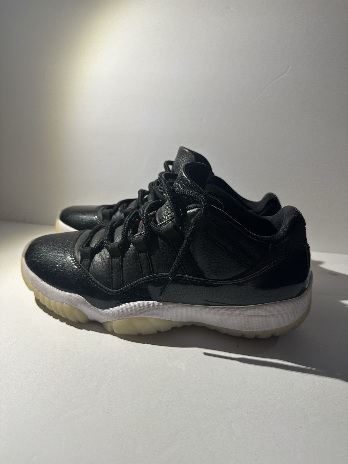 Jordan Brand Jordan 11 low retro 72-10 Size US 10 / EU 43 - 2 Thumbnail
