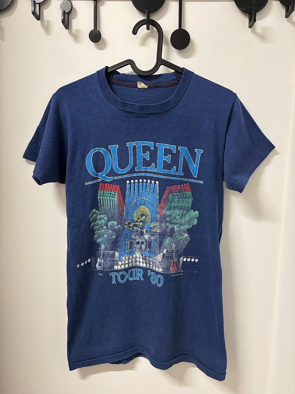 Band Tees Queen tour 1980 single stitch rare Freddie Mercury Brian May Size US S / EU 44-46 / 1 - 1 Thumbnail