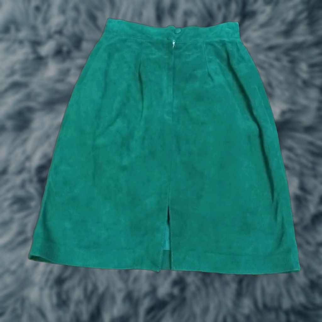 Vintage VINTAGE Danier Suede Leather Pencil Skirt Sz 4 Green Midi Straight & Pencil Zipper Snap All Seasons Lined Vintage 80s Retro Womens Size 27" / US 4 / IT 40 - 1 Thumbnail