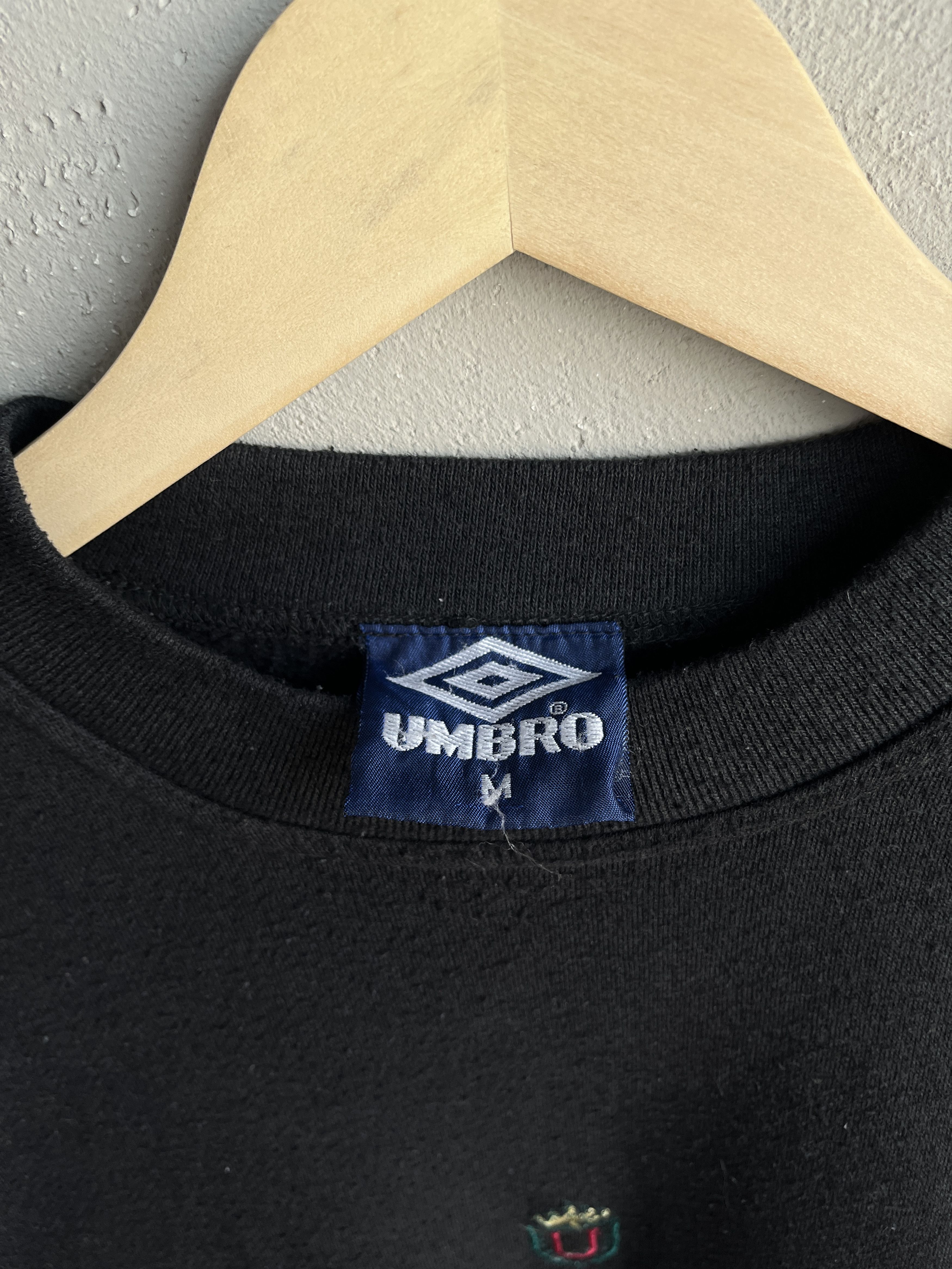 Umbro Vintage 90s Umbro Y2K Black Sweatshirt Big Logo Size M Size US M / EU 48-50 / 2 - 7 Thumbnail